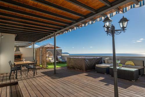 Apartamento Con Espaciosa Terraza Y Vistas Al Mar