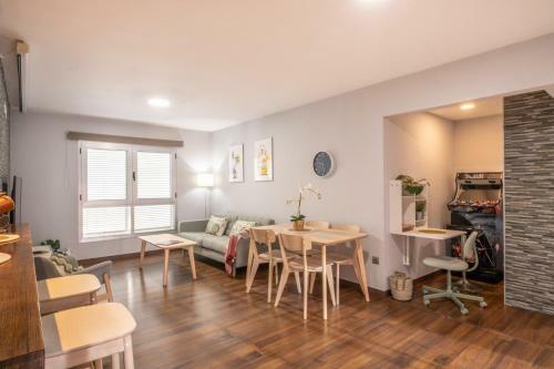 Apartamento Con Espaciosa Terraza Y Vistas Al Mar