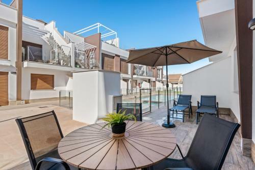 Mediterranean Flamingo Apartment