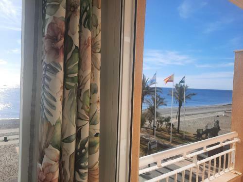 Apartamento Primera Linea De Playa A 10 Min Estepona