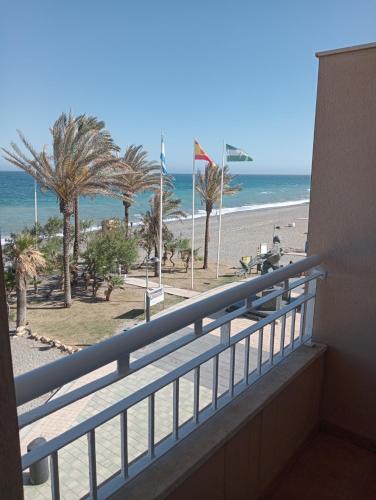 Apartamento Primera Linea De Playa A 10 Min Estepona