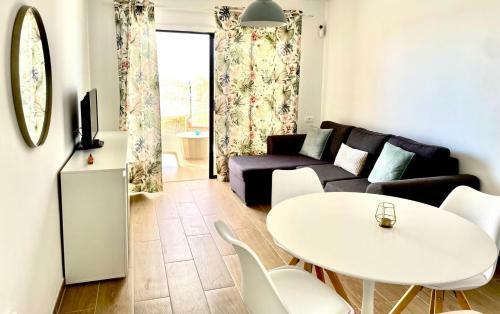 Seafront Apartment In Amarilla Golf