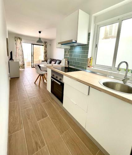 Seafront Apartment In Amarilla Golf