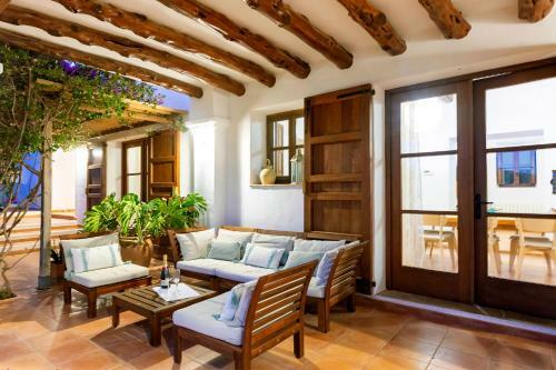 Villa In San Jose Sleeps 10 - Sa Vinya