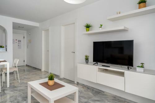Downtown Cozy Apartment In Los Boliches Ref 180