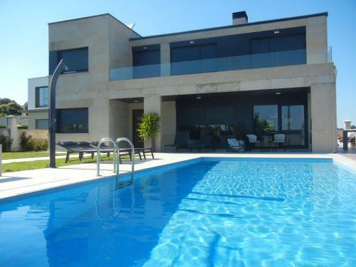 Chalet De Dise�o Moderno En Sanxenxo