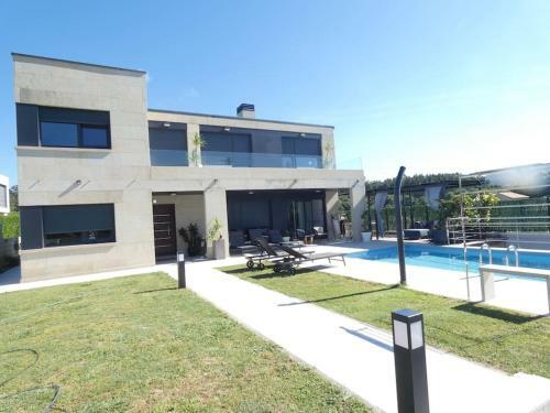 Chalet De Dise�o Moderno En Sanxenxo