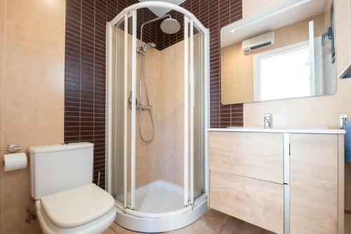 Fantastic House With Jacuzzy Ideal For Families