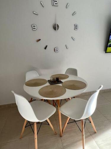 Apartamento Con Piscina ,parking Y Aire Acondicionado