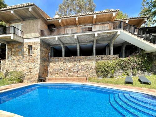 Majestic Villa In Salobre�a With Private Pool