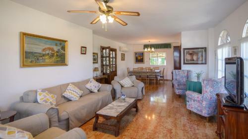Villa Nena Salobre�a By Ruralidays