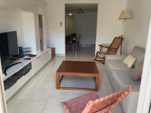 Apartamento Moderna Y Alegre Vivienda Junto Al Mar .