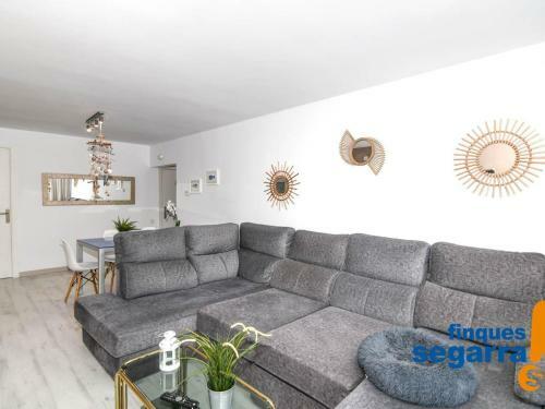 Apartamento Roda De Ber�, 3 Dormitorios, 6 Personas - Es-320-20