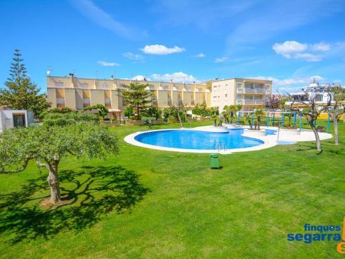 Casa Roda De Ber�, 3 Dormitorios, 7 Personas - Es-320-21