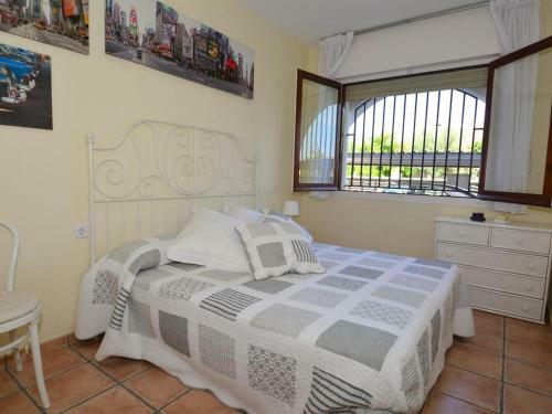Apartamento Roda De Ber�, 3 Dormitorios, 8 Personas - Es-320-13