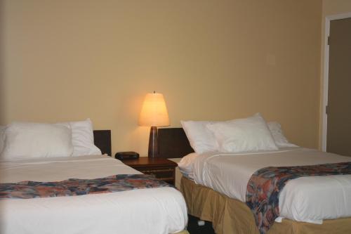 Carolyn Beach Motor Inn
