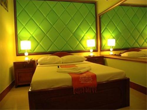 Hostal Sky Park Guesthouse