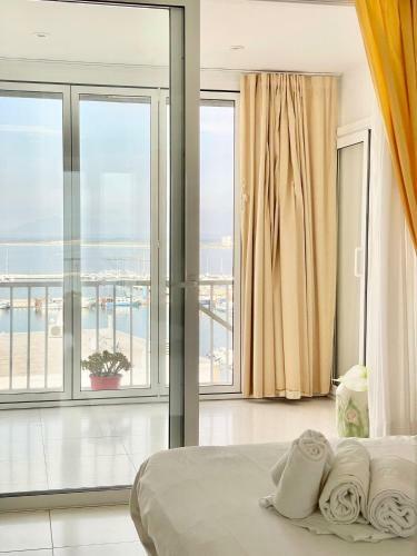 Luxury Family Apartment In Roses