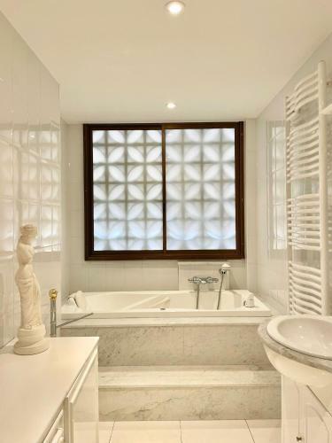 Luxury Family Apartment In Roses