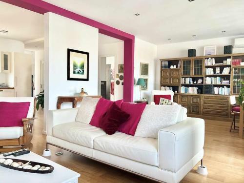 Moderno Y Amplio Apartamento En El Centro De Roses