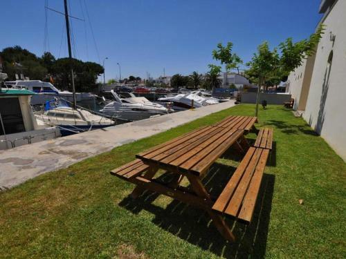 Apartamento Roses, 2 Dormitorios, 4 Personas - Es-258-101