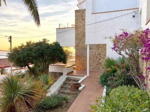 Amplio Apartamento Con Jard�n En Almadrava