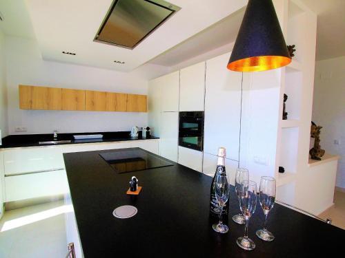 Casa Roses, 3 Dormitorios, 6 Personas - Es-258-82