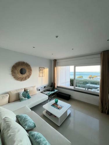 Apartamento Vue Sur La Plage De L'almadrava. Llen