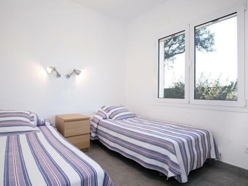 Casa Roses, 2 Dormitorios, 5 Personas - Es-228-113