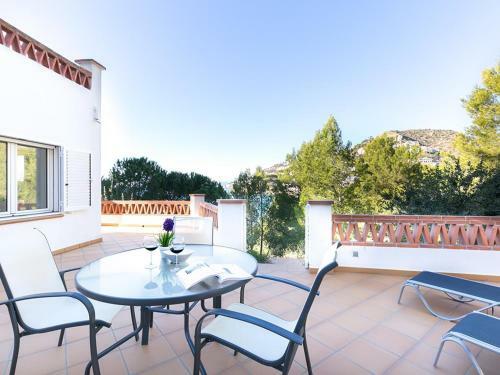 Casa Roses, 2 Dormitorios, 5 Personas - Es-228-113