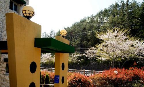Happy House Pension