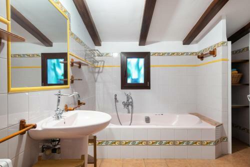 New! Villa Ses Rodes, Pool, Wifi, Bbq, Jacuzzi