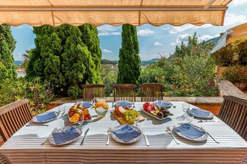 Townhouse With Pool And Mountain Views, Just 5 Min