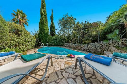 Townhouse With Pool And Mountain Views, Just 5 Min