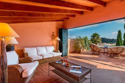 Townhouse With Pool And Mountain Views, Just 5 Min