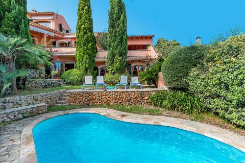 Townhouse With Pool And Mountain Views, Just 5 Min