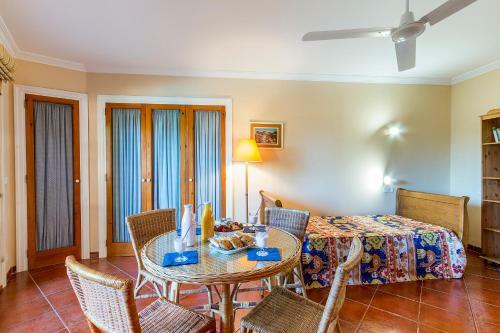 Townhouse With Pool And Mountain Views, Just 5 Min