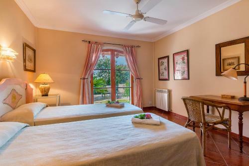 Townhouse With Pool And Mountain Views, Just 5 Min