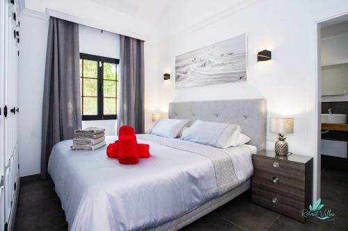 Gorgeous Newly Renovated 4-bedroom Villa!