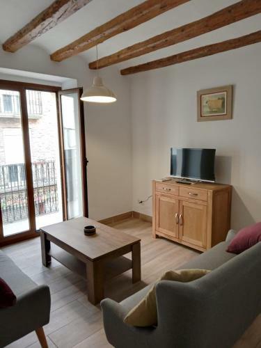 Centrally Located Two Bed Apartment In El Perell�