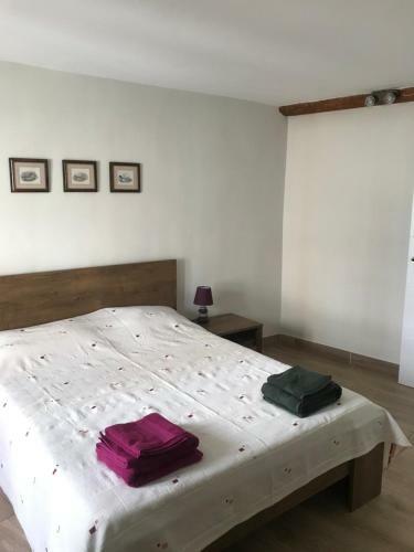Centrally Located Two Bed Apartment In El Perell�