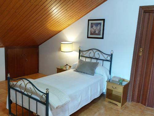 Acogedora Casa De Campo-piso Y Atico Con Finca-