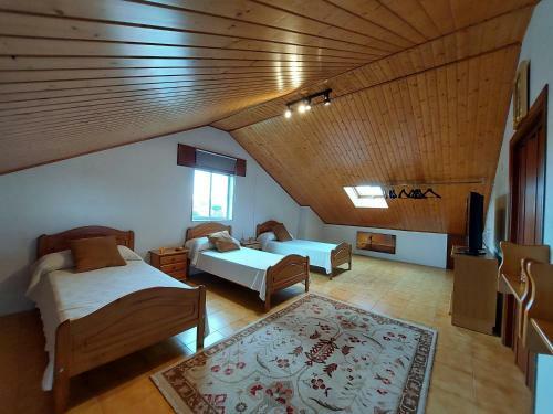 Acogedora Casa De Campo-piso Y Atico Con Finca-