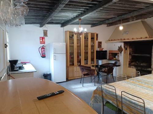 Acogedora Casa De Campo-piso Y Atico Con Finca-