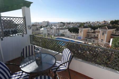 Amplio Apartamento Con Piscina Cerca De La Playa