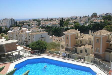 Amplio Apartamento Con Piscina Cerca De La Playa