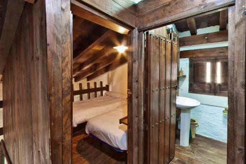 6 Bedrooms House With Shared Pool Jacuzzi And Wifi At Montefrio
