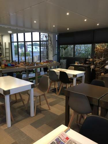 Hotel H�tel Balladins La Rochelle / Aytr�
