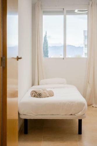 Apartamento Moncofa Beachside Retreat: Poolside Bliss