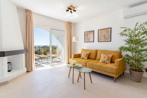 Cozy Apartment With Sea View Close To Beach